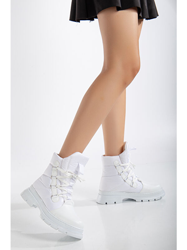 Kadın Beyaz Kalın Termo Taban Bağcıklı Kar Botu - Görsel 3