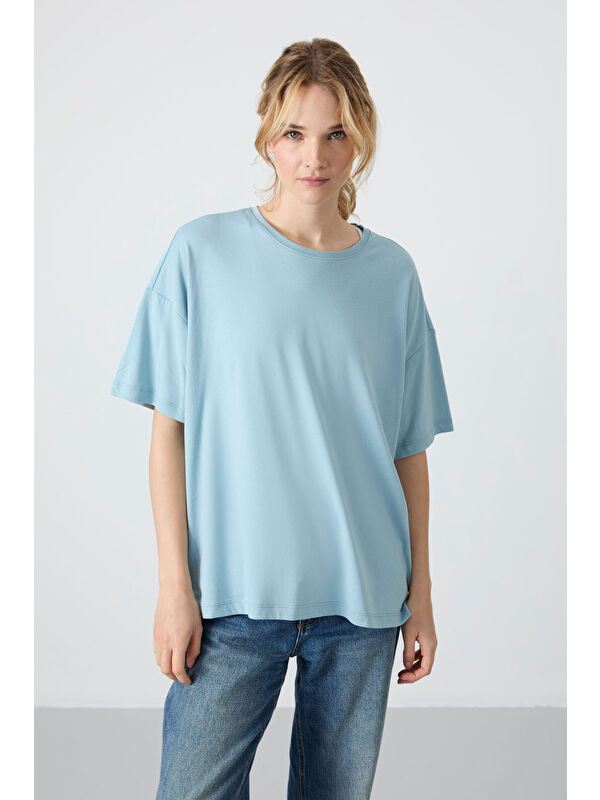 Tommylife Açık Mavi Penye Modal Yumuşak Tuşeli Oversize Fit Basic Kadın Tişört- 97285