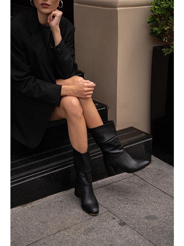 Siyah Kadın Büzgü Detaylı Topuklu Kadın çizme - Görsel 5