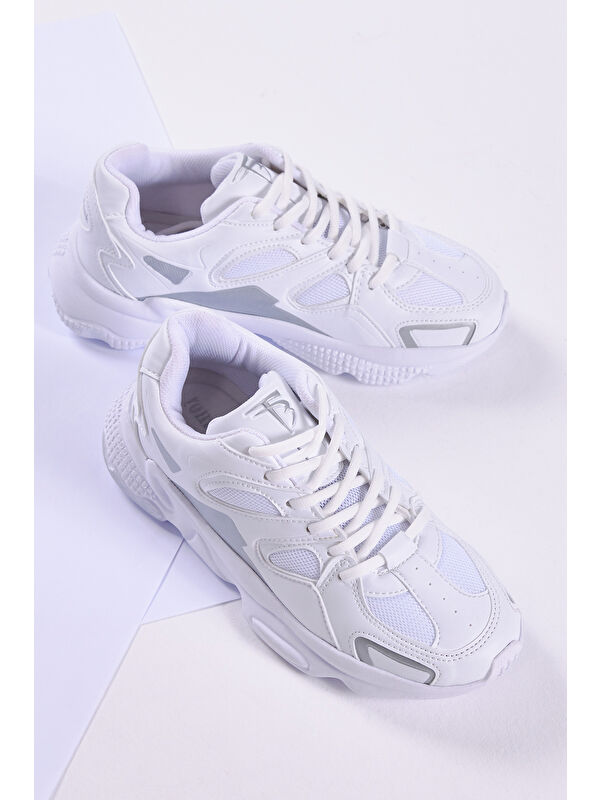 Unisex Beyaz Rahat Kalıp Yüksek Taban Bağcıklı Spor Ayakkabı - Görsel 3