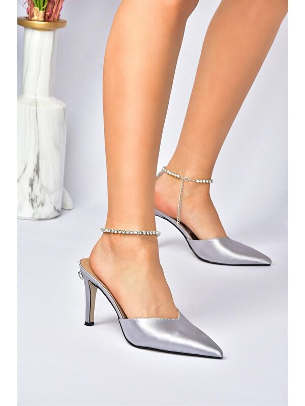 Gümüş Saten Kumaş Taş Tokalı Topuklu Ayakkabı M404010904 - Görsel 2