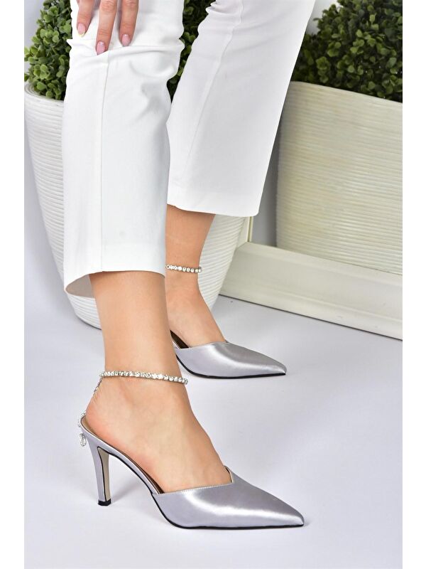 Gümüş Saten Kumaş Taş Tokalı Topuklu Ayakkabı M404010904 - Görsel 4