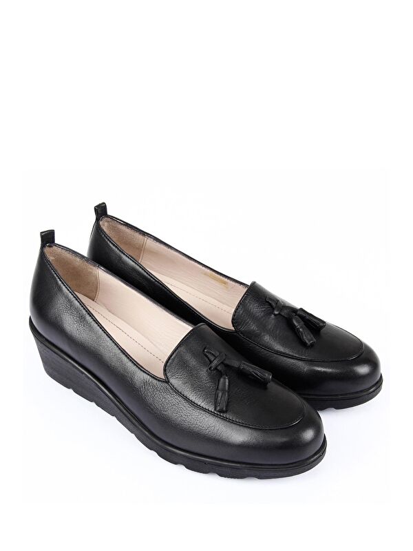 SİYAH Hakiki Deri Yuvarlak Burun Dolgu Taban Püsküllü Kadın Günlük Ayakkabı 24102 - Görsel 3