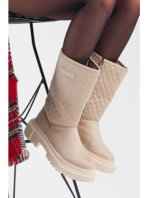 Kadın Krem Süet Kapitone Desenli Rahat Kalıp Uzun Bot - Görsel 4