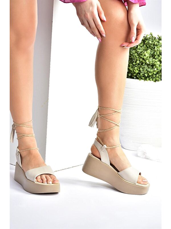 Ten Kalın Tabanlı Bilekten Bağlamalı Kadın Sandalet M996180409 - Görsel 3