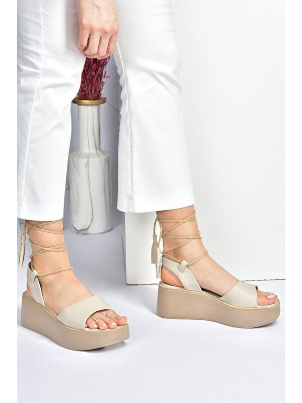 Ten Kalın Tabanlı Bilekten Bağlamalı Kadın Sandalet M996180409 - Görsel 4