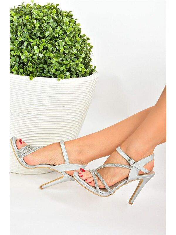 Gümüş Saten Kumaş Taşlı Kadın Abiye Topuklu Ayakkabı M246011104 - Görsel 6