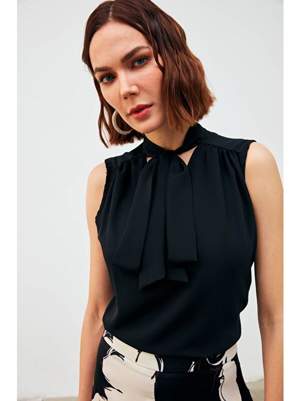 SATEEN Fularlı Kolsuz Bluz - Siyah