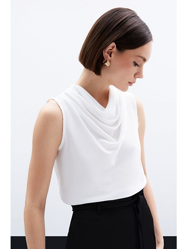 SATEEN Degaje Yaka Kolsuz Bluz - Ekru
