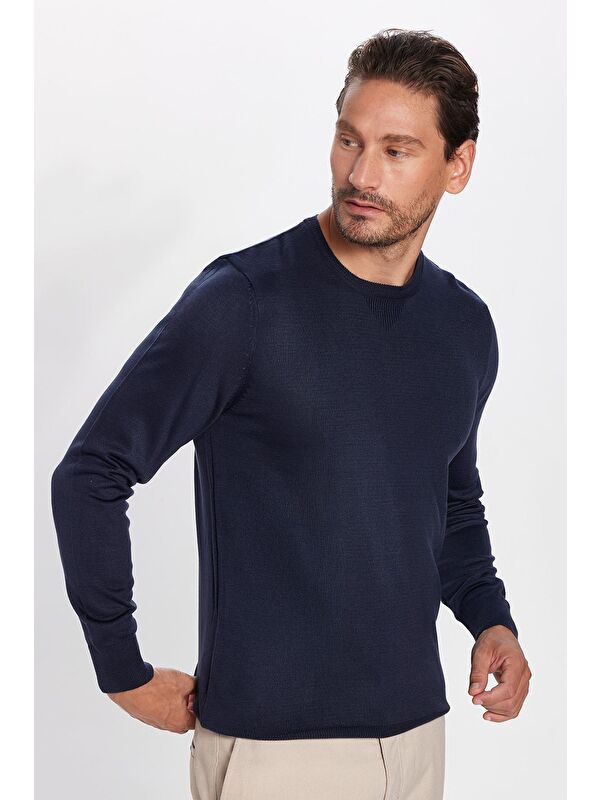 TUDORS Erkek Slim Fit Dar Kesim Yumuşak Dokulu Tüylenmeyen Lacivert Bisiklet Yaka Triko Kazak
