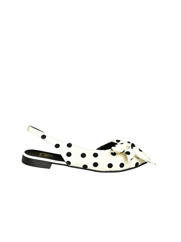 Fox Shoes Beyaz Puantiye_Siyah Kadın Babet H726809004