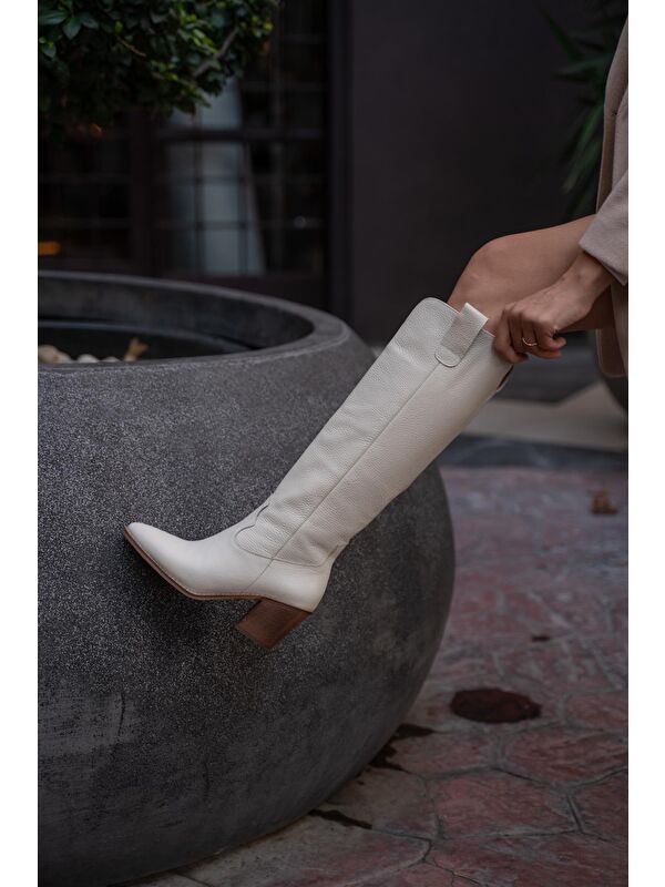 Bej Kadın Gerçek Deri Topuklu Ve İşlemeli Kovboy Çizme - Görsel 7