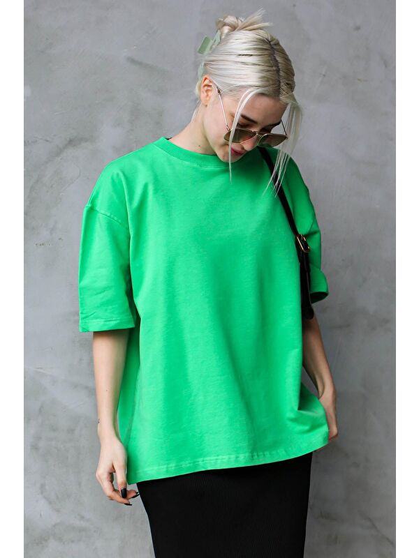 Madmext Yeşil Bisiklet Yaka Basic Oversize Tişört Mg1687