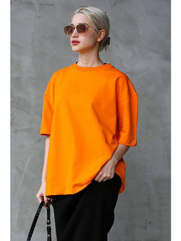 Madmext Turuncu Bisiklet Yaka Basic Oversize Tişört Mg1687