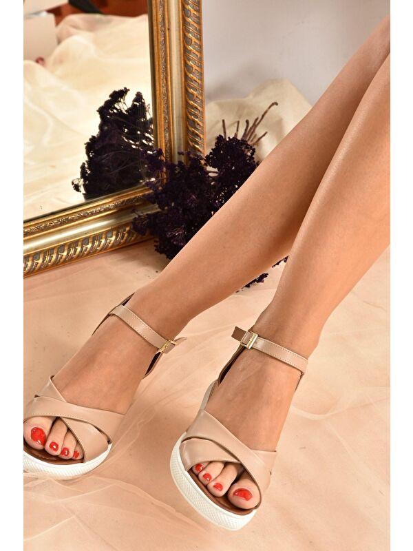 K674305009 Ten Dolgu Taban Kadın Topuklu Sandalet - Görsel 3