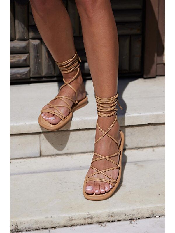 Sarma Bağcıklı Puf Sandalet Vizon - Görsel 5