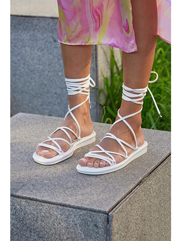 Sarma Bağcıklı Puf Sandalet Beyaz - Görsel 4