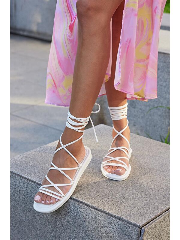 Sarma Bağcıklı Puf Sandalet Beyaz - Görsel 5