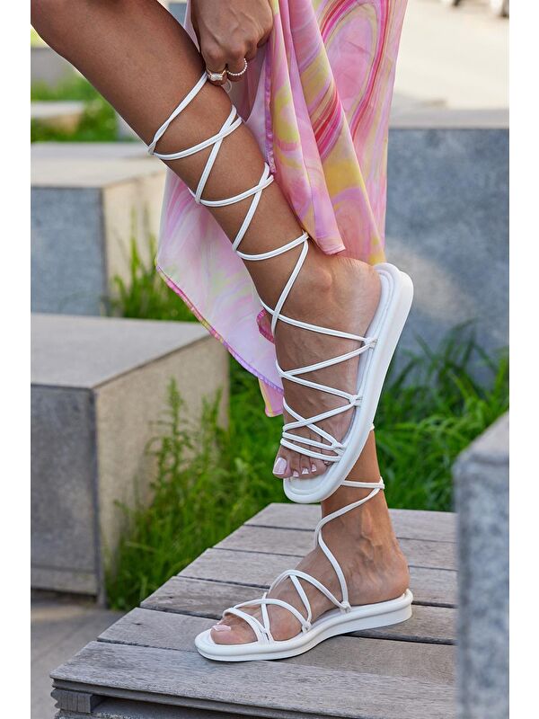 Sarma Bağcıklı Puf Sandalet Beyaz - Görsel 6