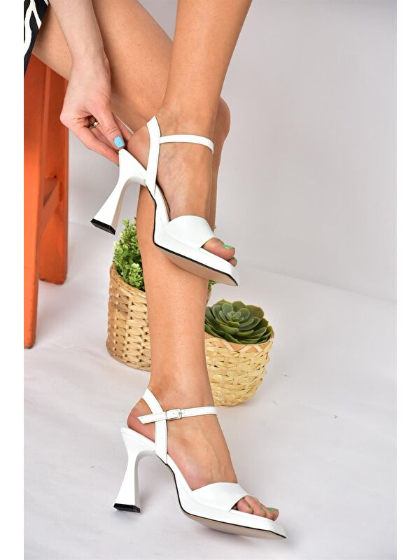 P282400409 Beyaz Kalın Topuklu Kadın Ayakkabı - Görsel 2