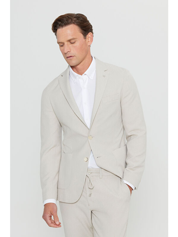 Altınyıldız Classics Erkek Bej Slim Fit Dar Kesim Mono Yaka Çizgili Gofre Desenli Torba Cepli Esnek Takım Elbise
