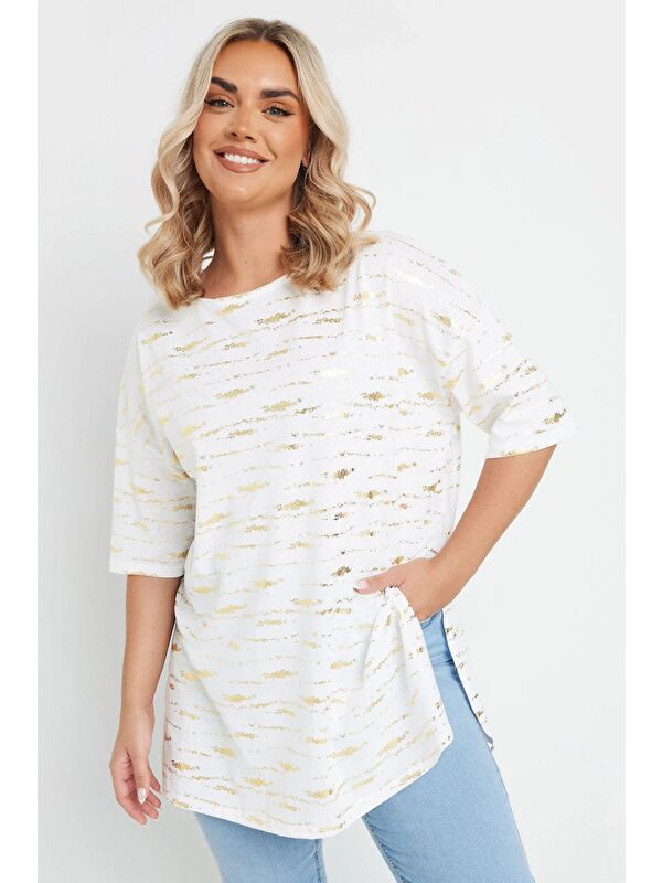 Stil Diva Büyük Beden Kısa Kollu Bisiklet Yaka Yanları Yırtmaçlı Metalik Baskılı T-shirt 303955
