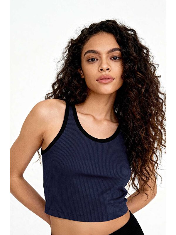 Tommylife İndigo Basic Sıfır Kol Dar Kalıp U Yaka Kadın Crop Top Atlet - 97160