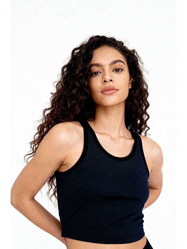 Tommylife Lacivert Basic Sıfır Kol Dar Kalıp U Yaka Kadın Crop Top Atlet - 97160