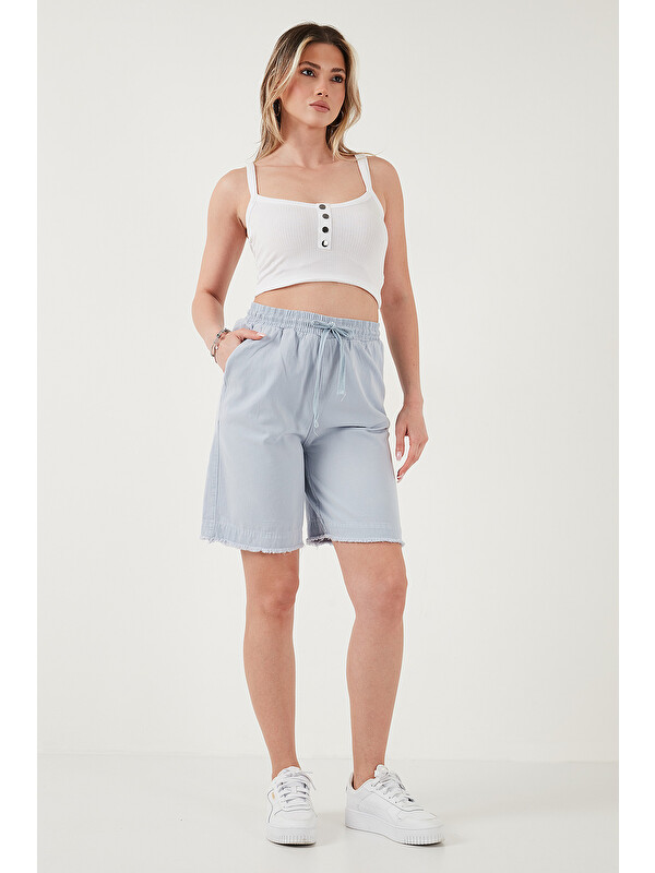 Lela Pamuklu Standart Fit Normal Bel Bağlamalı Cepli Kadın Şort 668YP5326