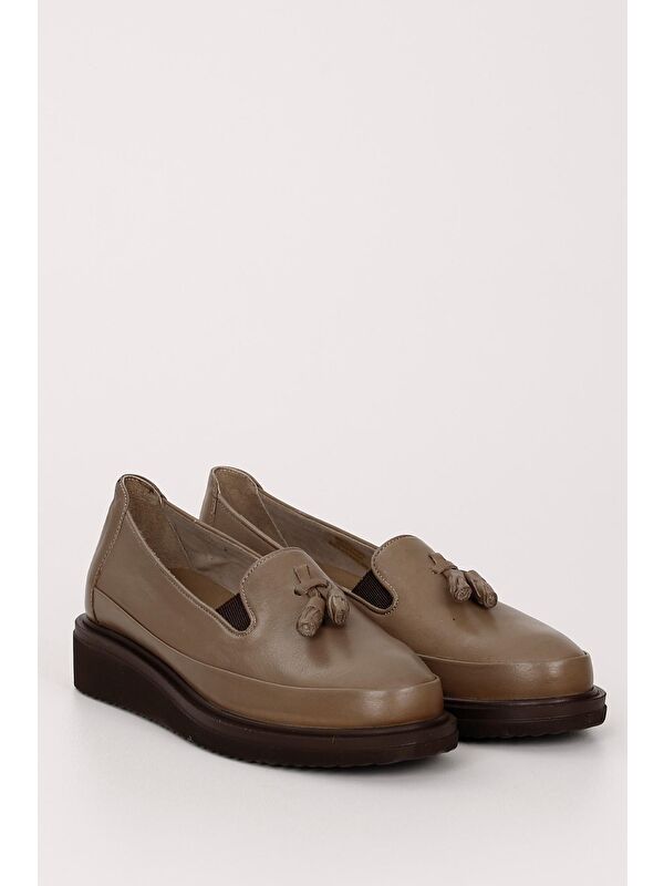 VİZON Gön Hakiki Deri Yuvarlak Burun Dolgu Taban Püsküllü Kadın Günlük Ayakkabı 24142 - Görsel 3