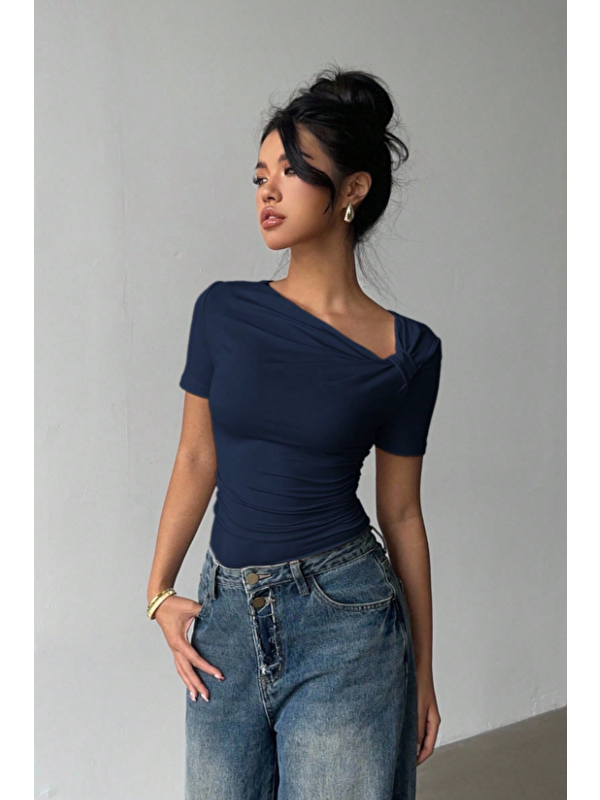 Tarz Cool Kadın Lacivert Çapraz Yaka Kısa Kollu Slim Fit Bluz