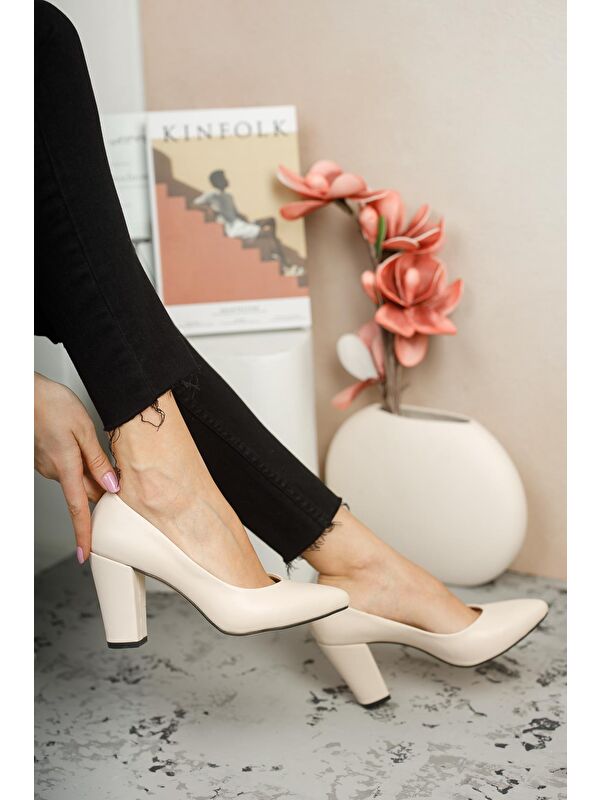 W707 Kadın Klasik Günlük Tarz Şık ve Rahat Topuklu Ayakkabı - Görsel 5