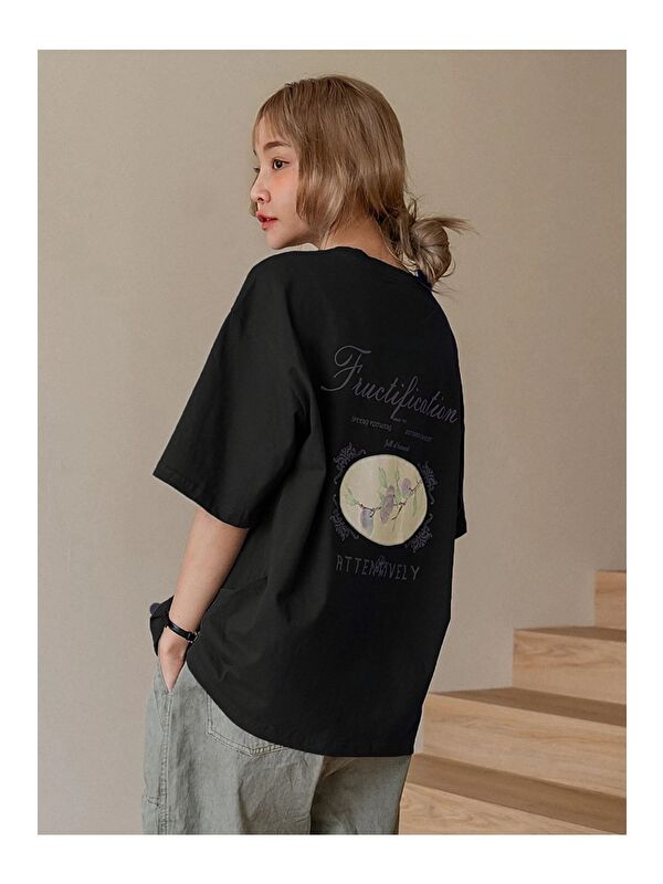 Trendseninle Kadın Siyah Fructification Baskılı Oversize Tişört