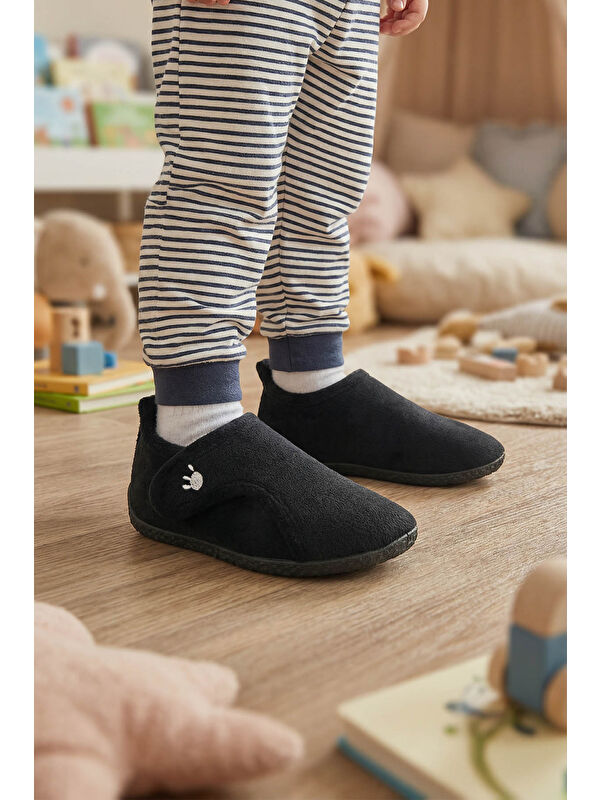 Gezer Gezer Siyah Kışlık Erkek Çocuk Rahat Taban Cırt Cırtlı Ayarlanabilir Ev Okul Kreş Panduf Ayakkabı LC Waikiki'de! Siyah - 2. görsel