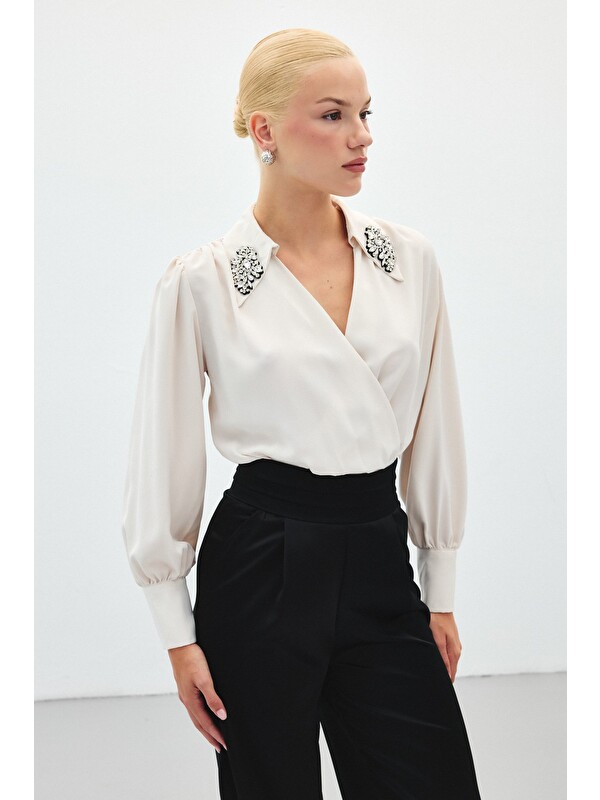 SATEEN Aksesuar Detaylı Bodysuit Bluz - Bej
