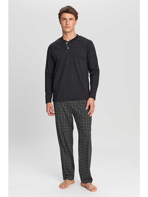 AC&Co / Altınyıldız Classics Erkek Siyah %100 Pamuk Standart Fit Hakim Yaka Desenli Cepli Pijama Takımı
