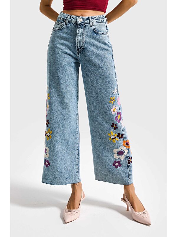 It's Basic Kadın Snow Jean Rengi Çiçek Nakışlı Culotte Fit Tasarım Denim Jean