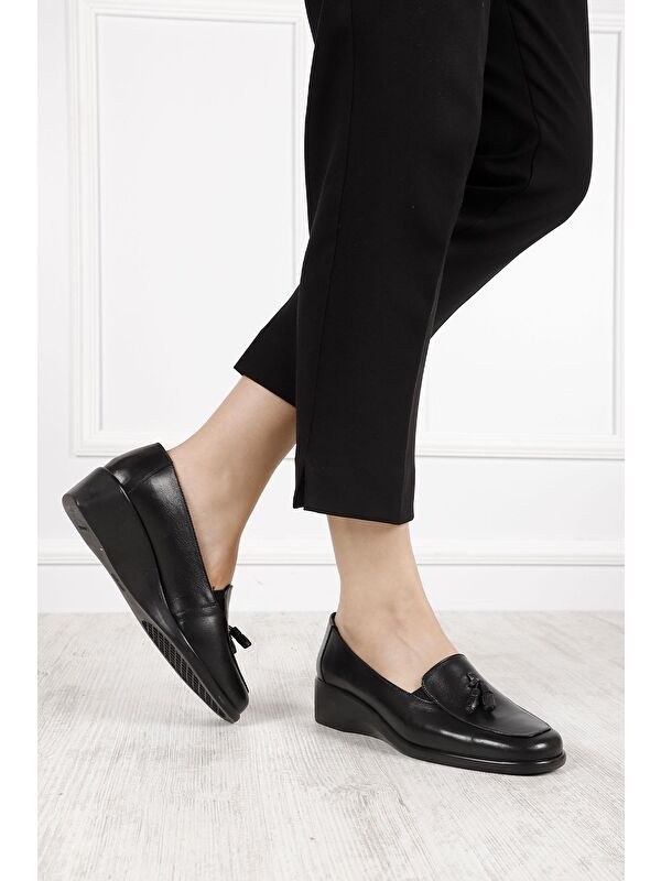 SİYAH Hakiki Deri Dolgu Taban Püsküllü Kadın Günlük Ayakkabı 24205 - Görsel 3