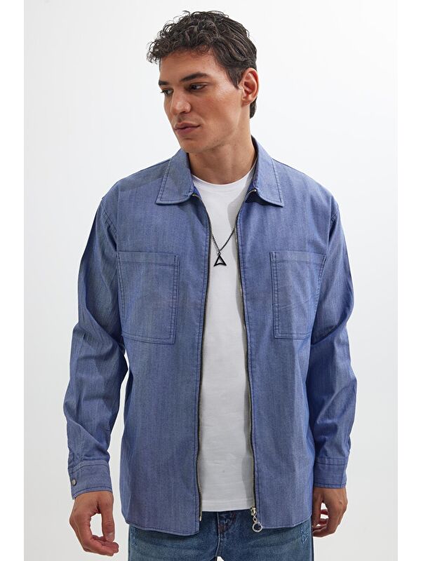 TUDORS Relax Fit Uzun Kollu Denim Jean Parça Boyalı Çift Cep Fermuarlı Mavi Gömlek