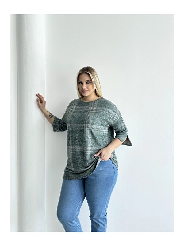 Stil Diva Büyük Beden Yarım Kollu Düğme Detaylı Yumuşak Dokulu Kazak 302780
