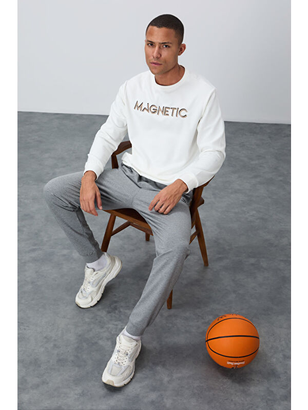Tommylife Ekru Yazı Nakışlı Bisiklet Yaka Rahat Form Erkek Sweatshirt - 88020