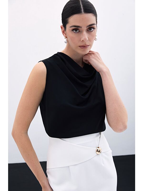 SATEEN Degaje Yaka Kolsuz Bluz - Siyah