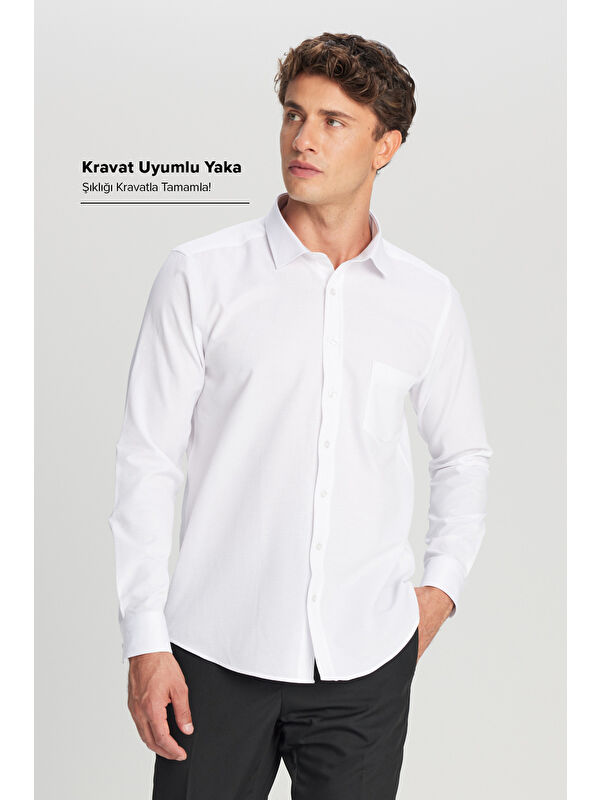 AC&Co / Altınyıldız Classics Erkek Beyaz Pamuklu Tailored Slim Fit Dar Kesim Klasik Yaka Armürlü Cepli Gömlek