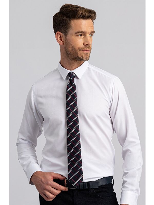 TUDORS Modern Slim Fit Uzun Kollu Pamuklu Kolay Ütü Armürlü Erkek Beyaz Gömlek