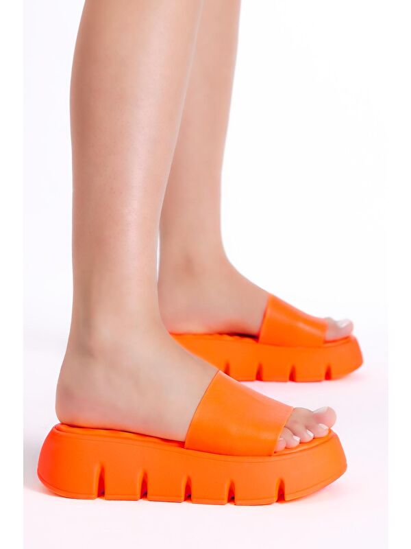 Kadın Oranj Yüksek Taban Tek Bantlı Terlik - Görsel 3