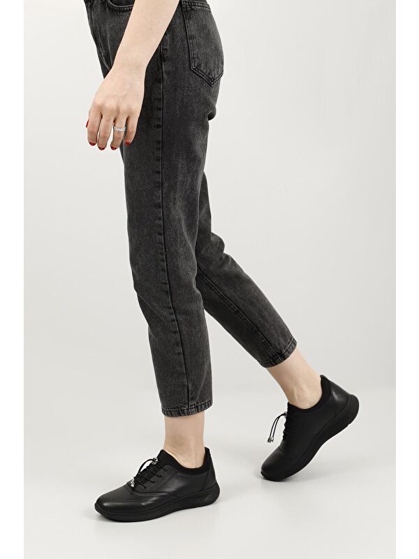 SİYAH Hakiki Deri Yuvarlak Burun Dolgu Taban Bağcıklı Kadın Sneaker 42610 - Görsel 3