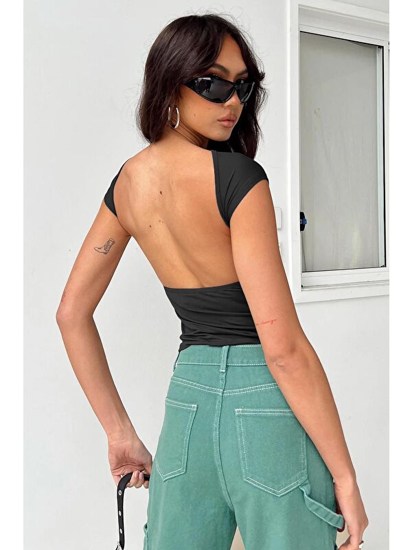 Madmext Siyah Sırt Dekolteli Crop Kadın Bluz Mg1851