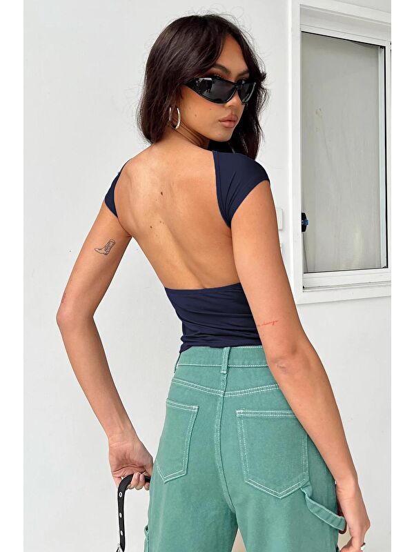 Madmext Lacivert Sırt Dekolteli Crop Kadın Bluz Mg1851