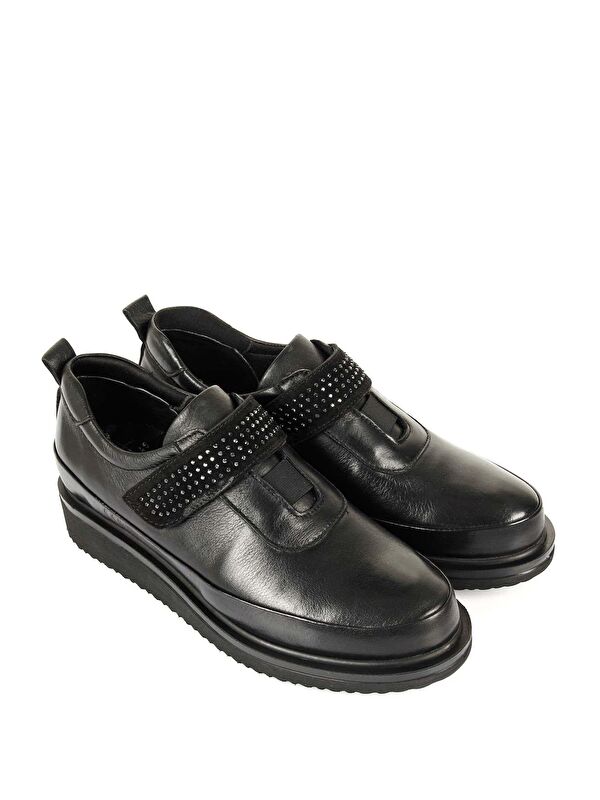 SİYAH Hakiki Deri Yuvarlak Burun Dolgu Taban Taş Detaylı Kadın Ayakkabı 24145 - Görsel 3