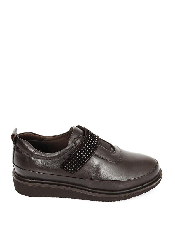 KAHVERENGİ Hakiki Deri Yuvarlak Burun Dolgu Taban Taş Detaylı Kadın Ayakkabı 24145 - Görsel 5